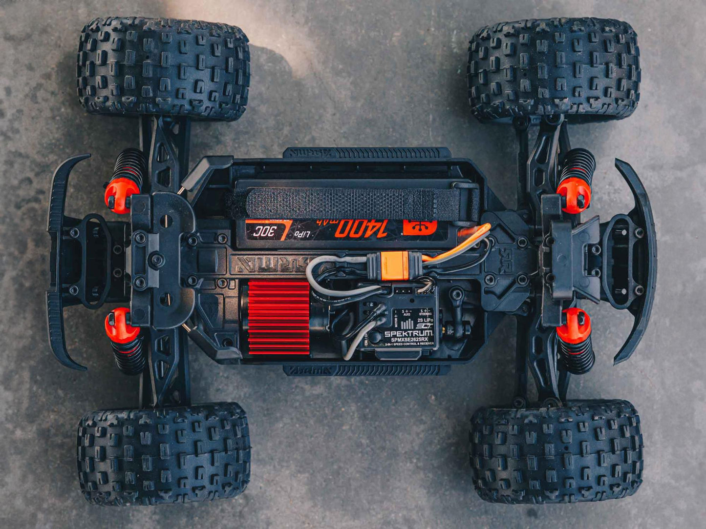 Granite GROM 4wd MT 1/18 RTR Mega w/Lipo Batt/USB Chg Bl/Red