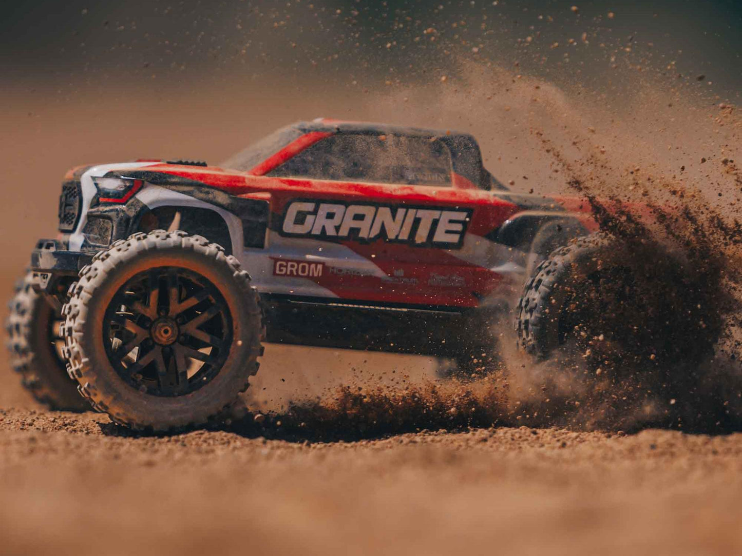 Granite GROM 4wd MT 1/18 RTR Mega w/Lipo Batt/USB Chg Red