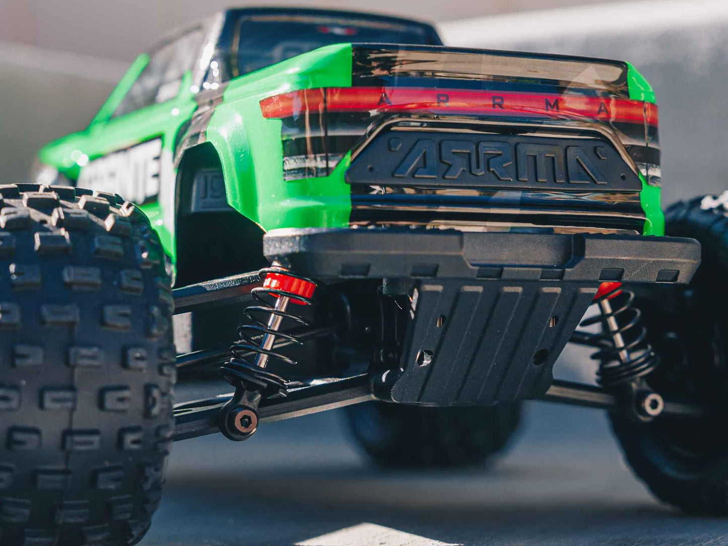 Granite GROM 4wd MT 1/18 RTR Mega w/Lipo Batt/USB Chg Green