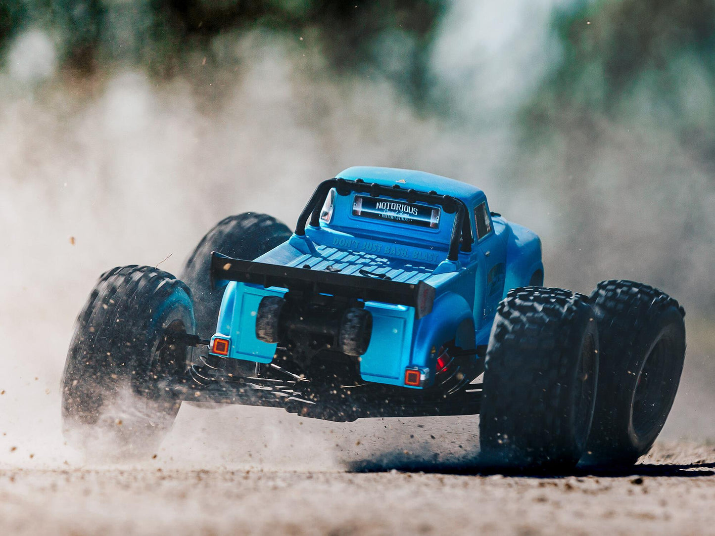 Notorious 6S 4WD BLX 1/8 RTR Blue