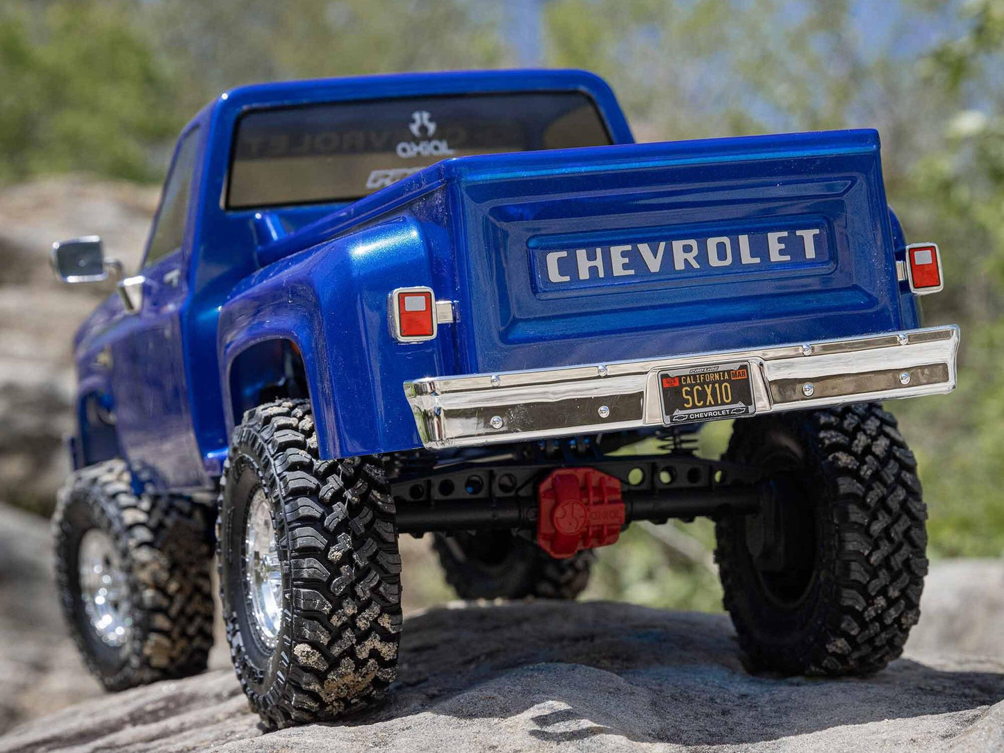 1/10 SCX10 III Base Camp 1982 Chevy K10 4X4 RTR, Blue