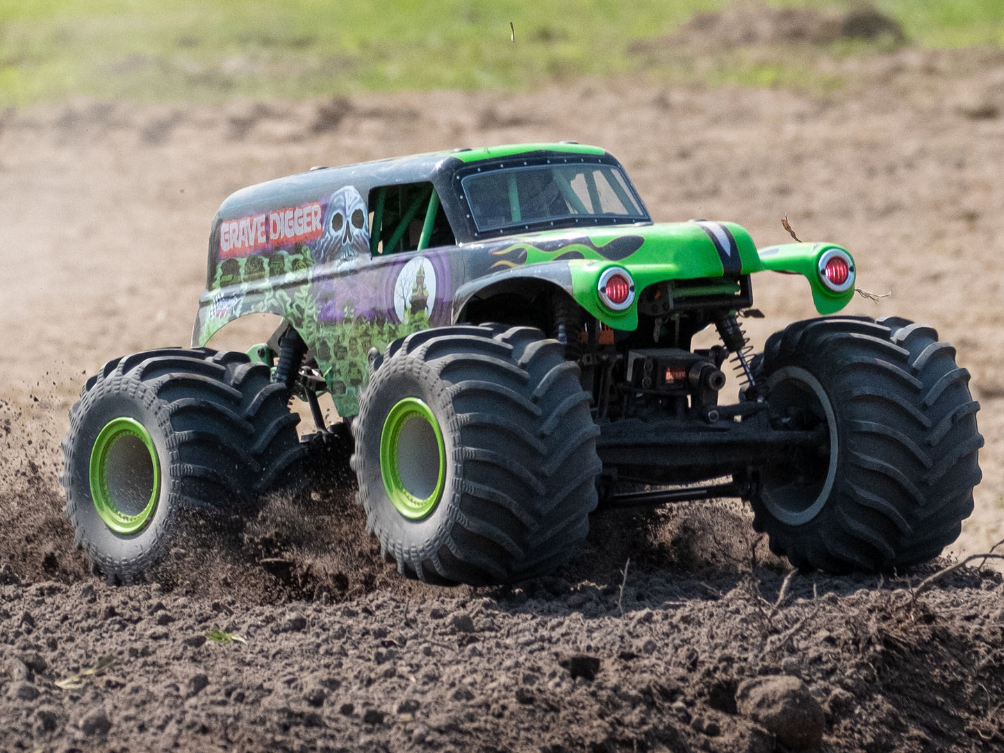 Grave Digger 4WD Solid Axle Monster Truck RTR